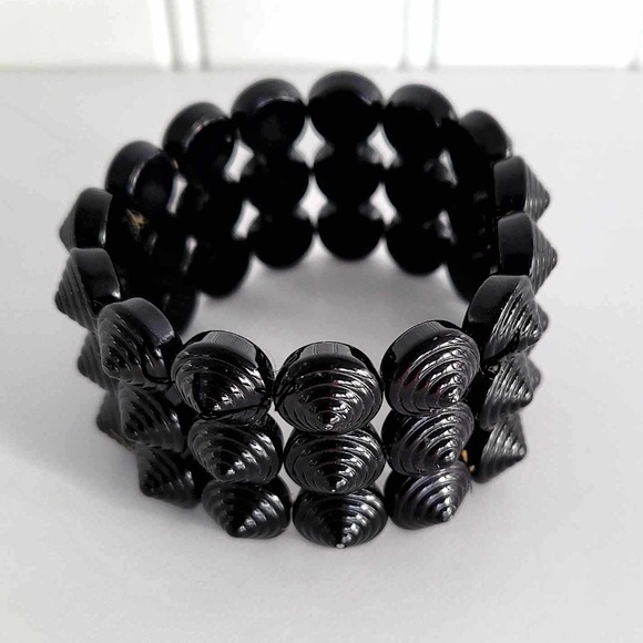 Vintage Jet Black Art Deco 3-row Stretch Ridged Round Pointed Beads Bracelet - Picture 1 of 5